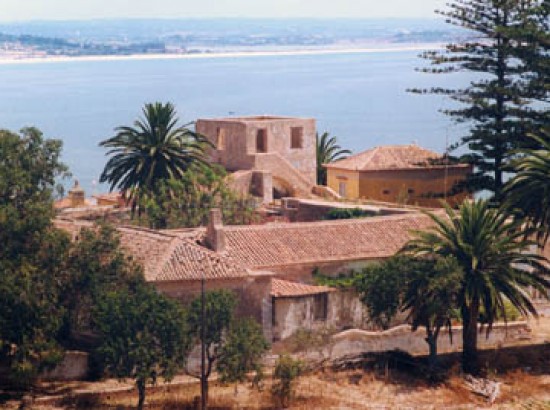 Ruínas do antigo Convento da Trindade